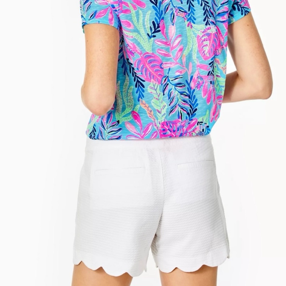 Excellent condition Lilly Pulitzer buttercup shorts - Picture 3 of 10
